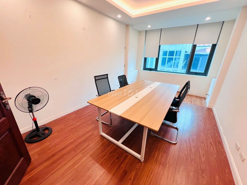 Thuê Ngay Văn Phòng Tại Phố Hot Thái Hà, DT: 30m2, Giá Ưu Đãi