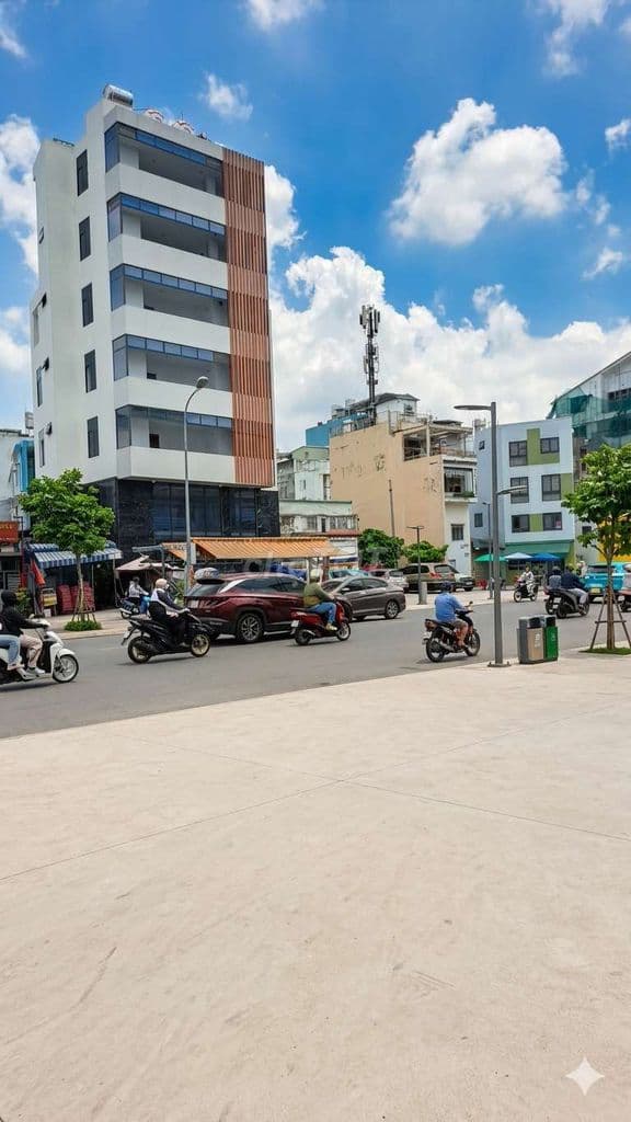 DỌN VALI VÀO Ở NGAY NHÀ MỚI 5 TẦNG 10M RA HXH CMT8 CHỈ 8.2 TỶ.