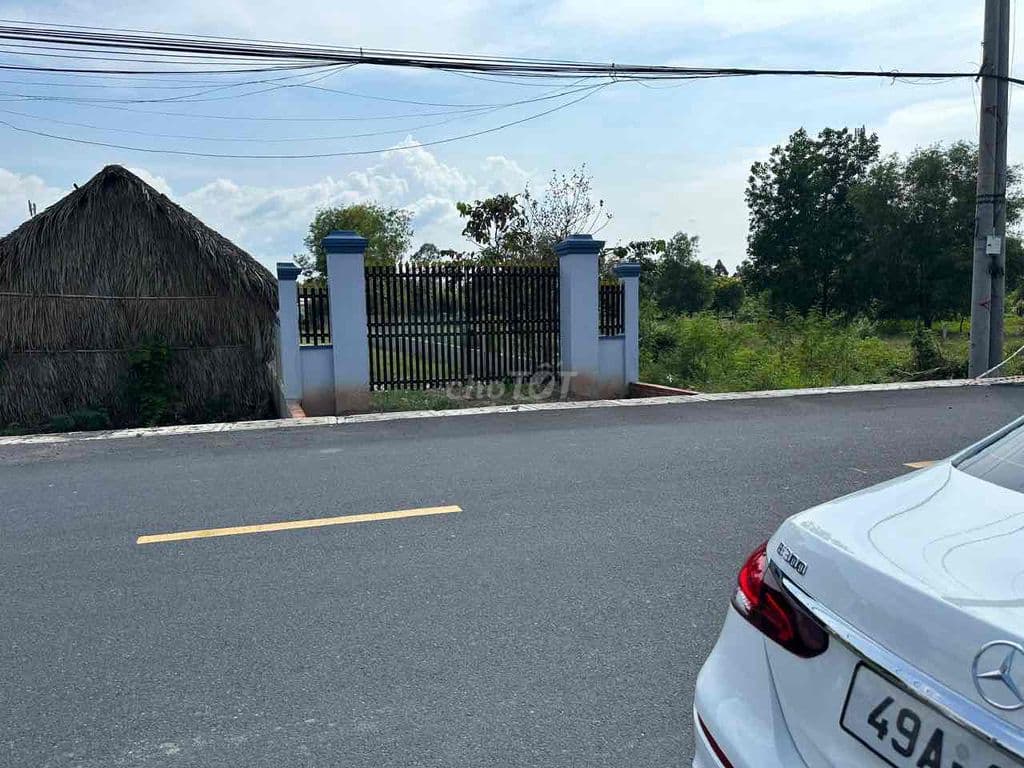 Bán đất mặt tiền tỉnh lộ