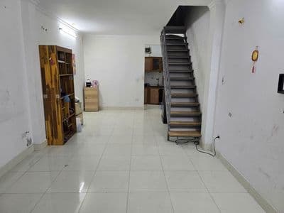 Cho thuê nhà 2T ở Yên Nghĩa, đủ đồ đạc, mang quần áo đến ở luôn.