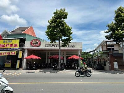 Cho thuê 8m mặt tiền đầu Lê Thị Hà, 200m2 vị trí đắc địa