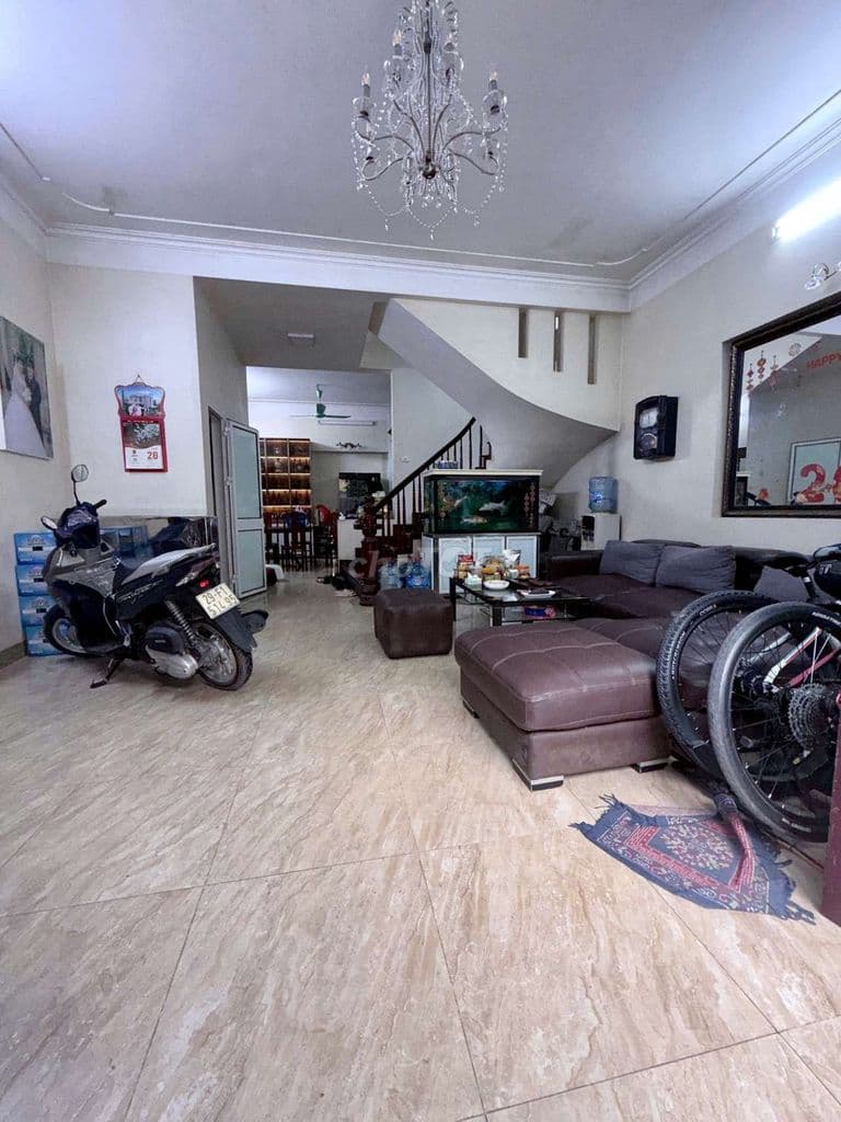 Bán nhà Tây Hồ Lạc Long Quân 100 5tâng Mt 7,9 met chỉ 45,4 tỷ