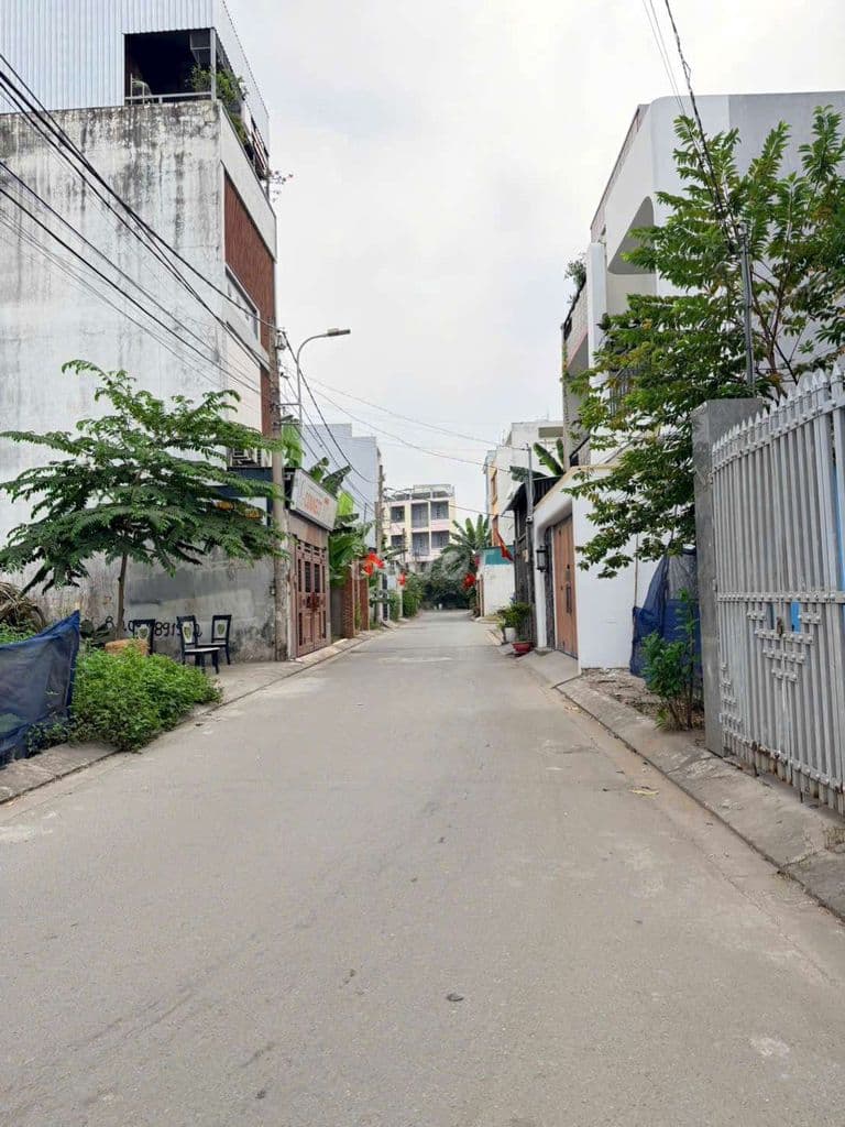 Nhà bán ngay khu dân cư đông tăng long có nguồn thu 50tr/1 tháng.