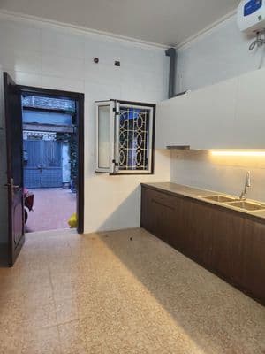 Cho thuê nhà riêng dt 50m2 phường Cửa Nam, HN