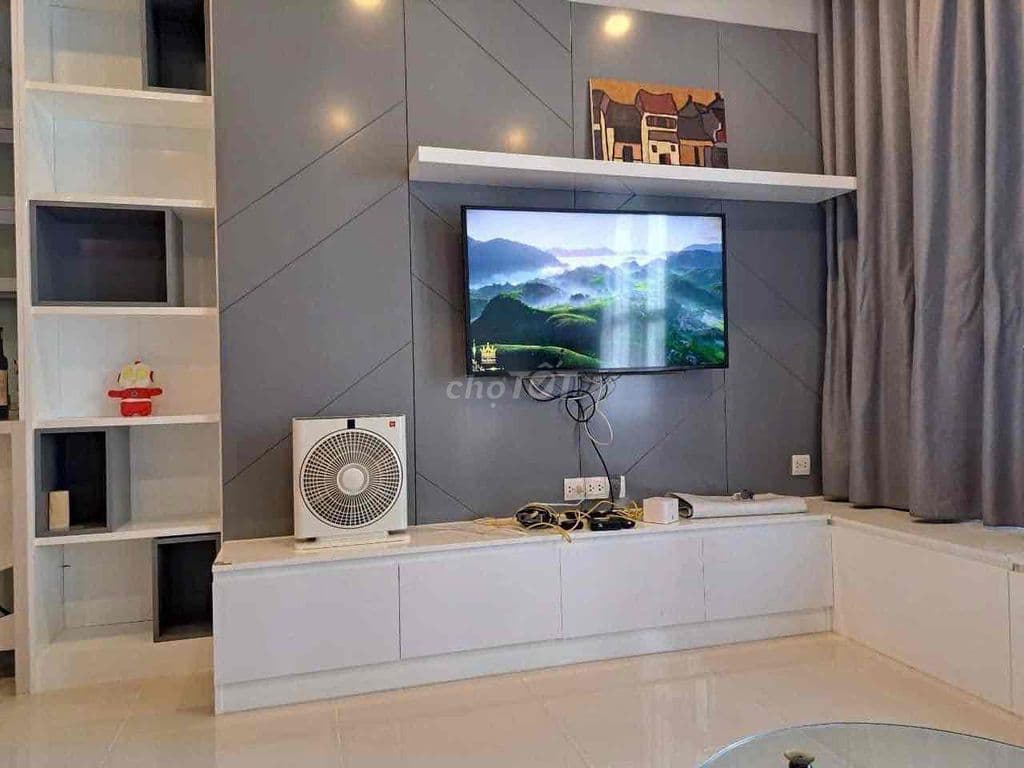 Cho thuê căn góc Sunrise City Central