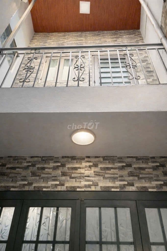 NHÀ NHỎ NỞ HẬU THÔNG THOÁNG LẠC LONG QUÂN P5 Q11