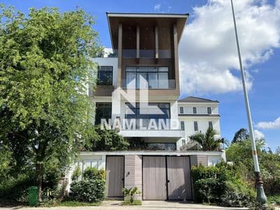 NHÀ THIẾT KẾ ĐẸP HIỆN ĐẠI 3 LẦU 4 PHÒNG LỚN KHU AN NINH YÊN TĨNH