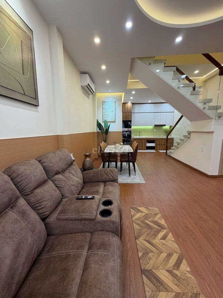 Bán nhà mới tinh full nội thất tên lửa dt 4.6*9m - Ảnh 3