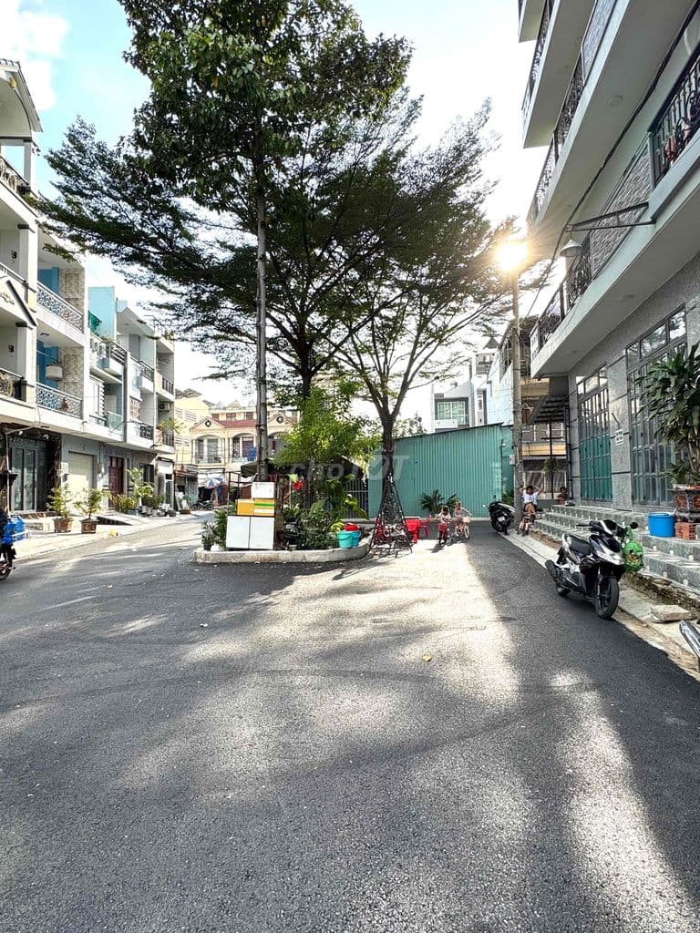 Căn hộ dịch vụ có Thang máy Hầm xe - Ảnh 2