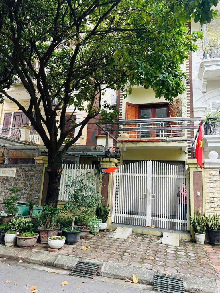 Cần tiền cắt lỗ căn liền kề đường to view Công Viên - KĐT Xuân Phương