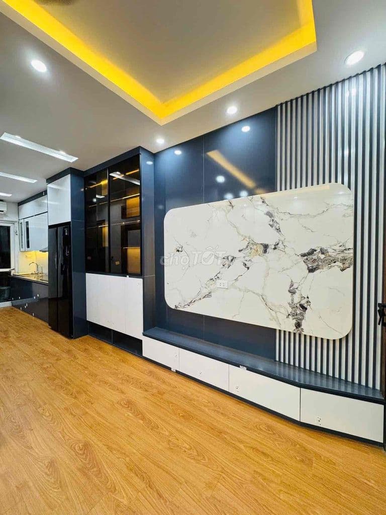 Hơn 3 tỷ có căn CC đẹp sổ hồng Kim Văn Kim Lũ-Mặt phố-Thang máy-50m:2N