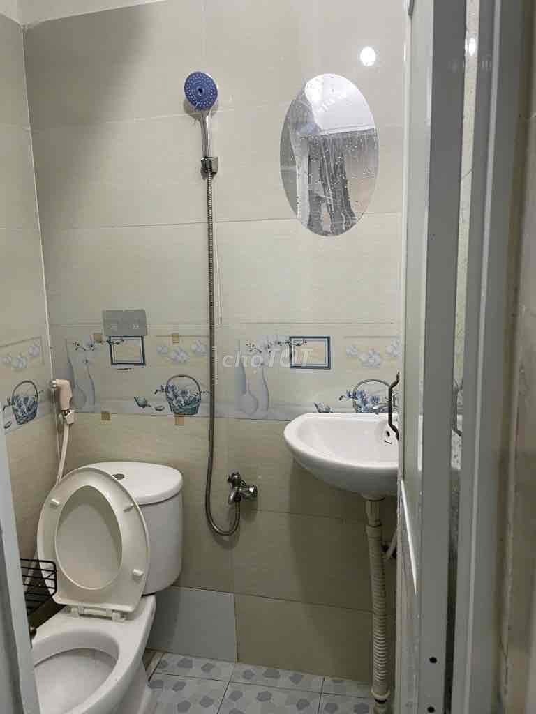 HIẾM NHÀ BÁN- 2 TẦNG - SÁT MẶT TIỀN - DTSD28M2- HƠN 1 TỶ - Ảnh 3