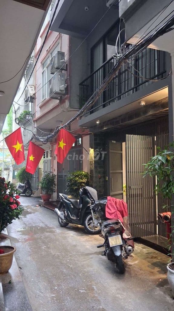 Bán Nhà Phố Lạc Long Quân Tây Hồ - Nhà Xây Mới - 8 Tầng Thang Máy