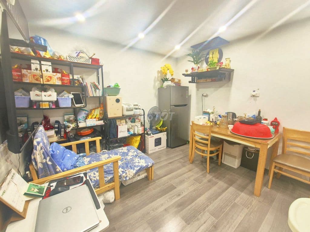 Bán căn hộ tập thể Nghĩa Tân Cầu Giấy tầng 2, nhà 2 ngủ, sổ riêng,