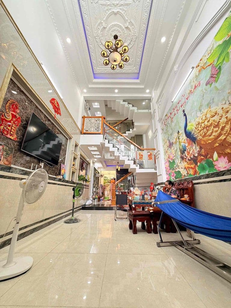 Đường nhựa xe tải - 4 tầng 80m2 sát mặt tiền thông Nguyễn Ảnh Thủ Q12