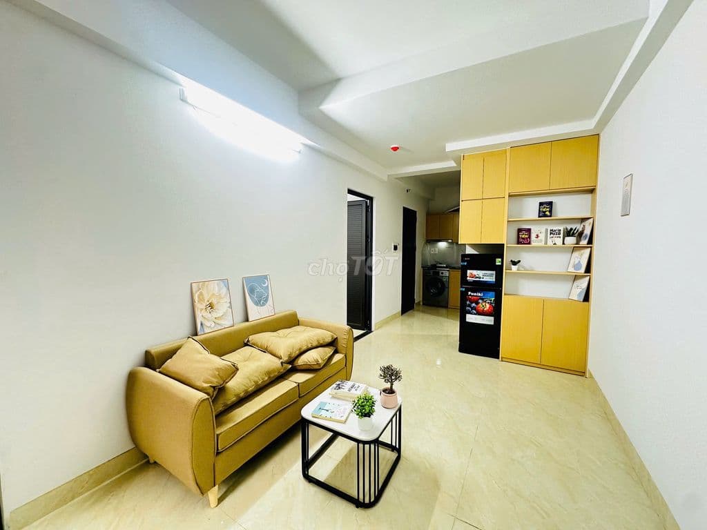 Căn hộ 2 ngủ 1 khách mặt phố Xã Đàn 55m2