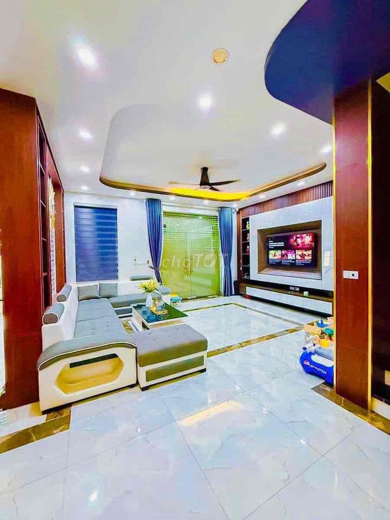 🔥 NHÀ ĐẸP VĂN QUÁN 19/5 – NGÕ RỘNG GẦN HỒ – 40m² CHỈ 8,4 TỶ.