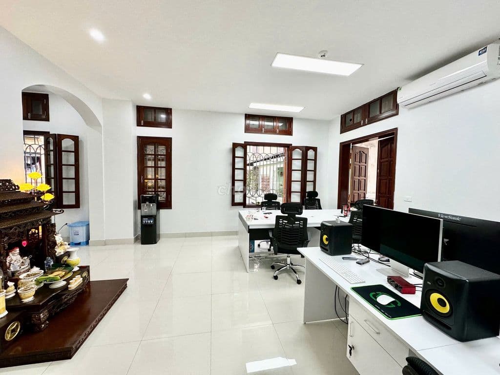 Cho thuê văn phòng Nguyễn Chí Thanh 80m2 14tr chia sẵn 2 phòng lô góc