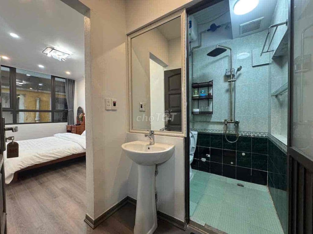 68 Đoàn Thị Điểm phòng víp cao cấp nội thất nhập khẩu