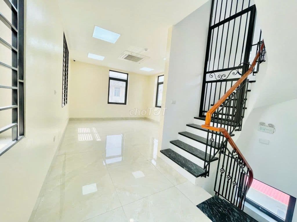 Cho thuê văn phòng Văn Quán - Hà Đông 100m2 18tr oto xe máy đỗ free - Ảnh 2