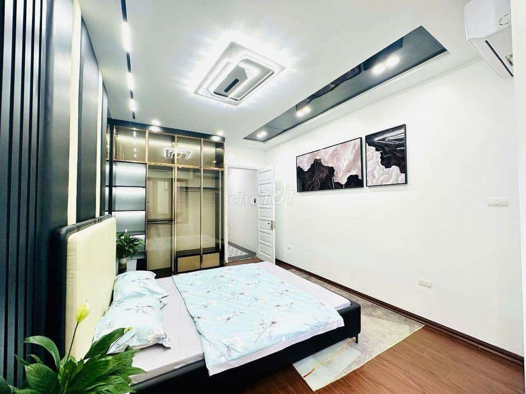 Hoàng Quốc Việt, 3 gác phi, ngõ nông, full nội thất, ở luôn - Ảnh 2