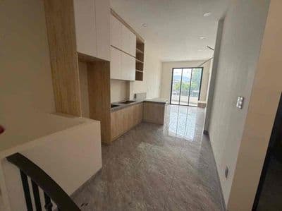 Cho thuê nhà mặt tiền Nguyễn Tất thành, Phước Long, Nha Trang