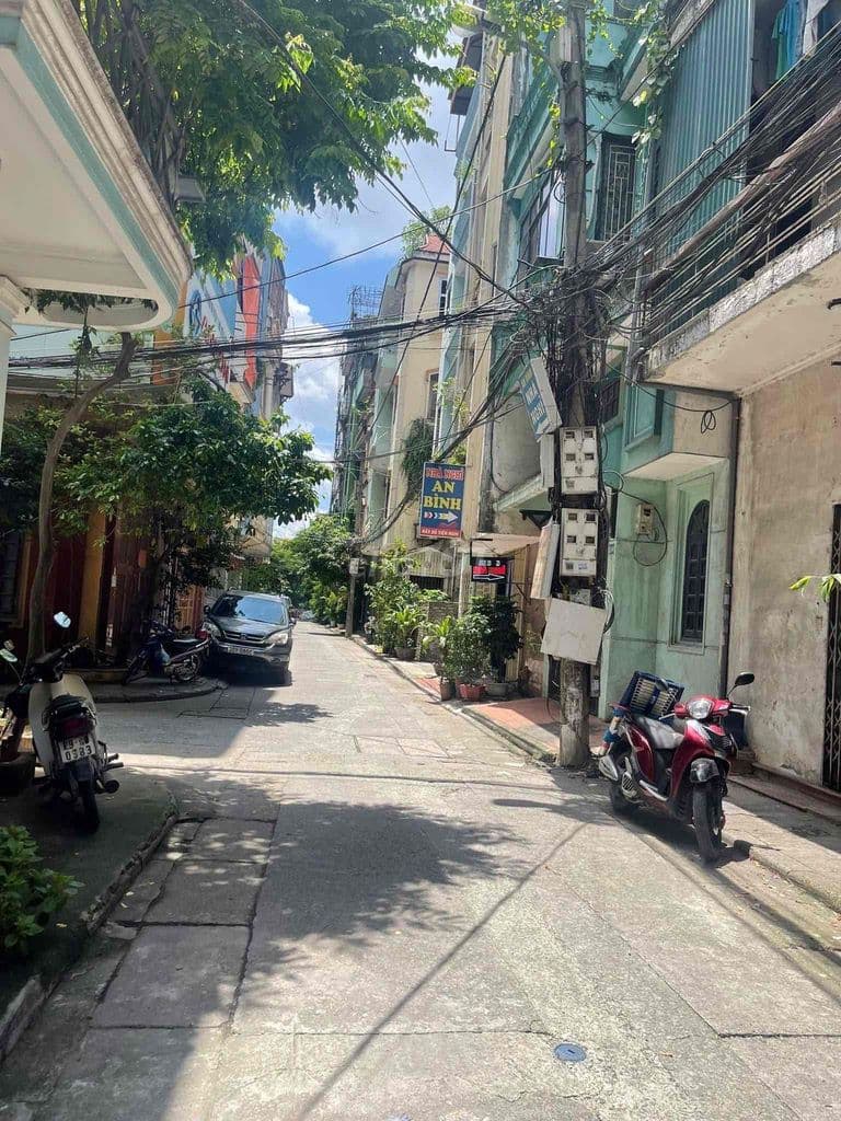 phòng tầng 1 vệ sinh riêng số 176 ngõ 168 hào nam oto đỗ cửa - Ảnh 3