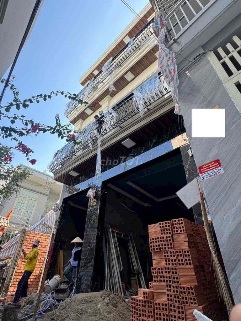 NHÀ PHỐ XÂY DỰNG MỚI ĐỦC NỘI THẤT -HẺM 3,5M HUỲNH TẤN PHÁT PHÚ MỸ HƯNG