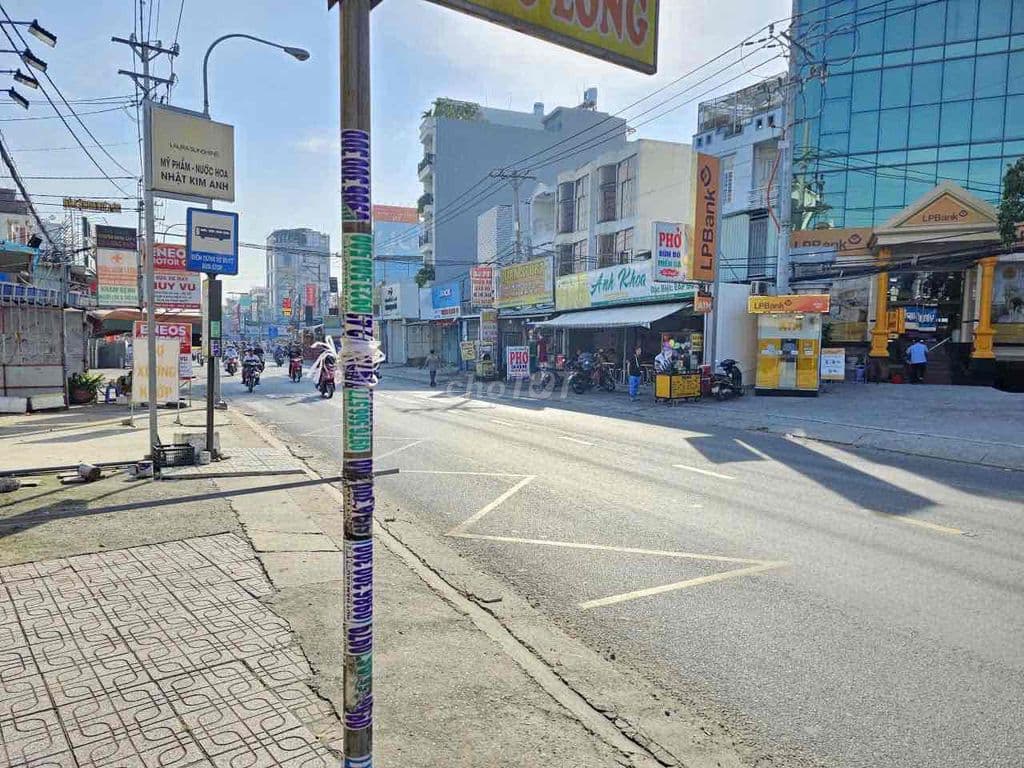 BÁN NHÀ MẶT TIỀN NGUYỄN ẢNH THỦ, DT 5,2m × 14,3m . 2 phòng ngủ,2 wc