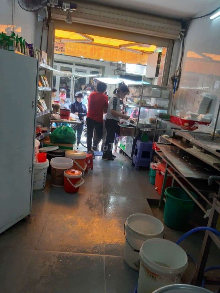 Bán nhà mặt tiền đg Nguyễn Đình Chiểu, p.3, Phú Nhuận, ngay cổng chợ - Ảnh 2