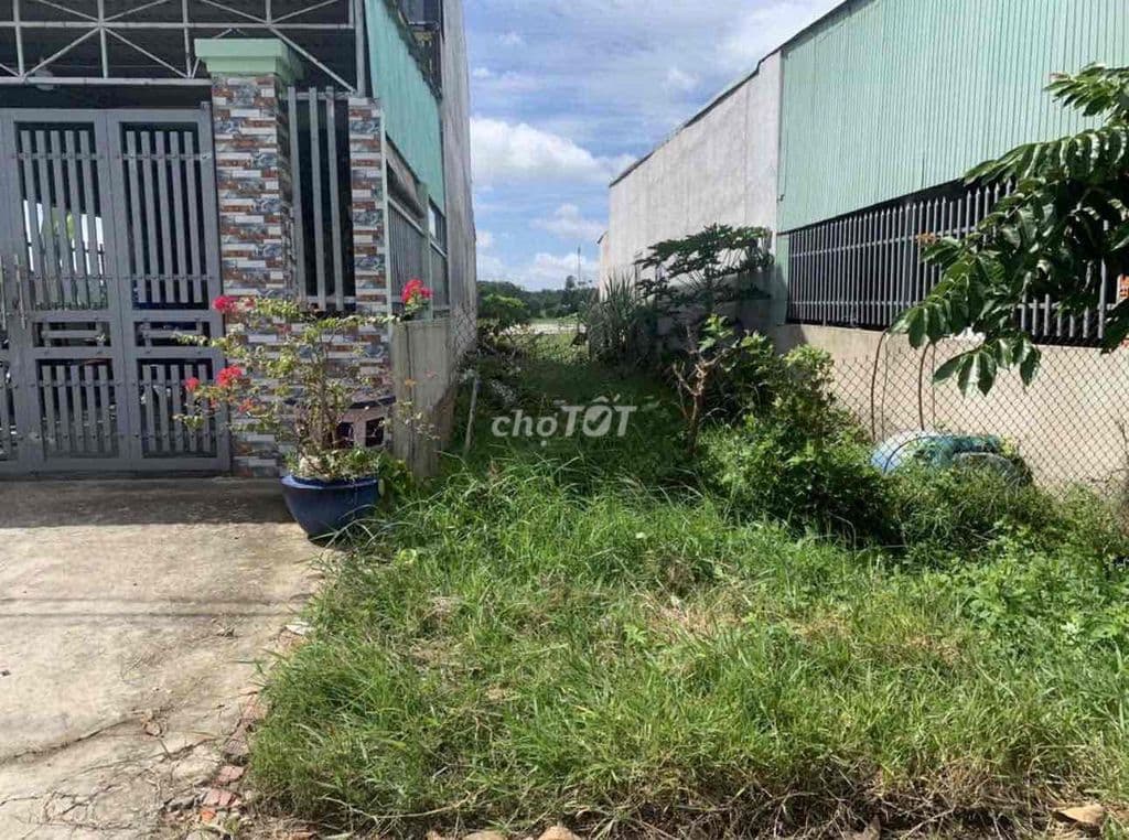 Lô đất ngộp 111m2 cần bán gấp mặt tiền đường Ba sa phước hiệp siu đẹp