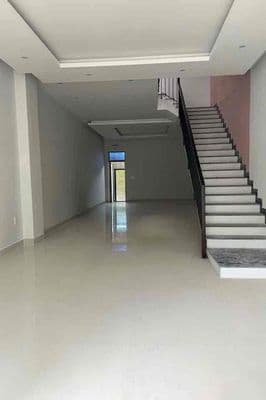 Cho thuê shophouse 3 tầng đường 15m vỉa hè 7m Trung Lập 17 giá 12tr