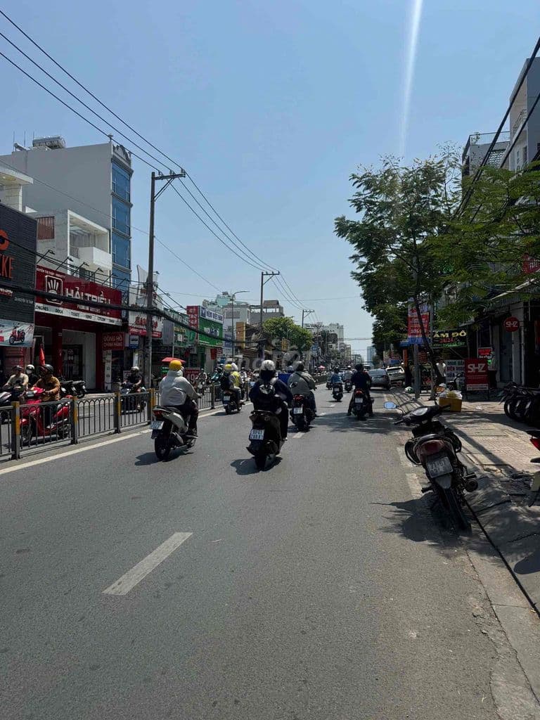 BÁN NHÀ DÒNG TIỀN NGUYỄN THỊ THẬP GIÁ TỐT TOÀN KHU - Ảnh 3