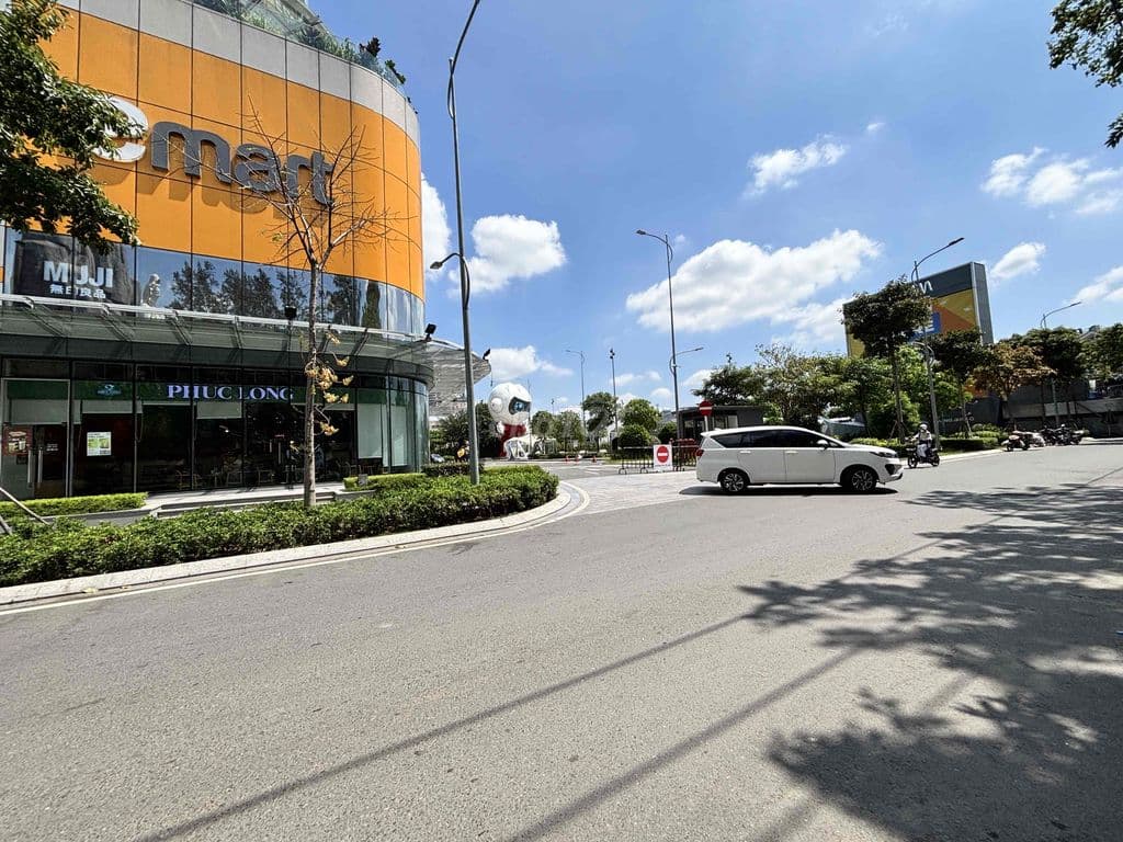 ĐI BỘ RA EMART 2 VÀI BƯỚC LÊN Ô TÔ 30M2 2 TẦNG