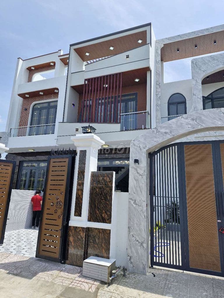 Nhà Bán. Ngay chợ Hưng Long - Ảnh 2