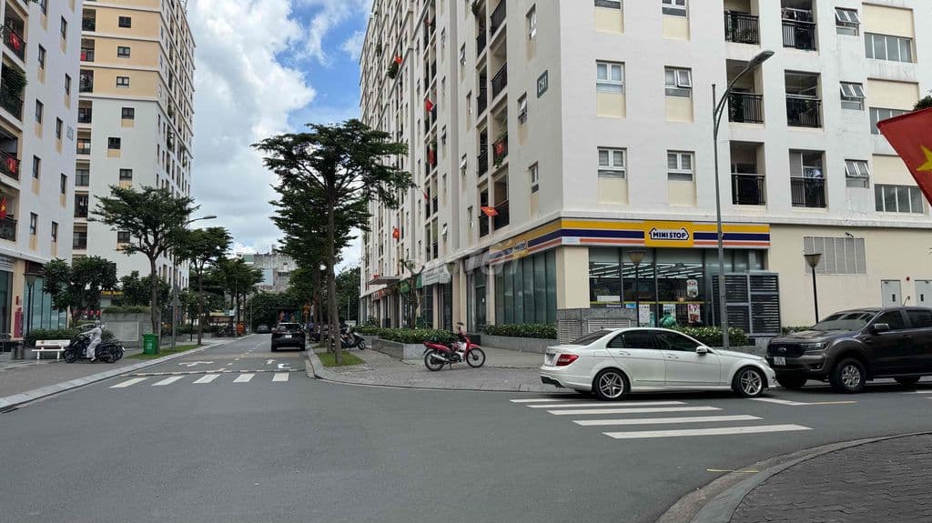 Bán shophouse khối đế chung cư - Ảnh 2