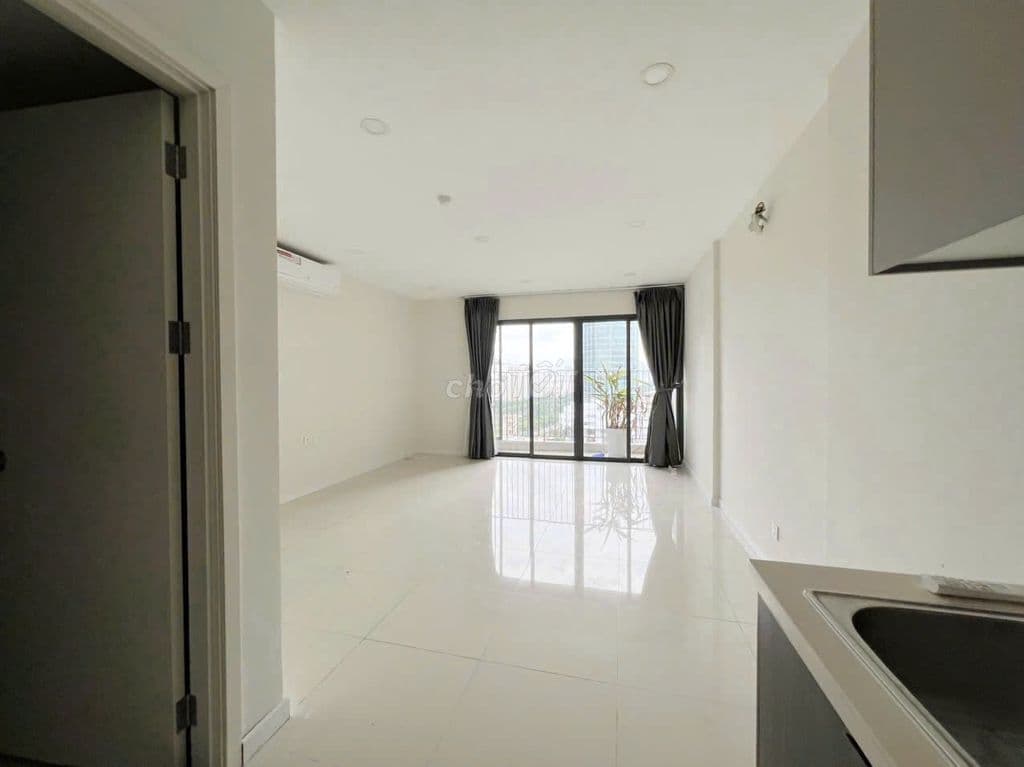 Bán căn hộ OT diện tích 38 m2 view quận 1 thoáng mát giá chỉ 2.65 tỷ