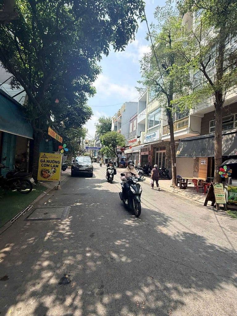 @Mặt tiền Quận 11 – Giá chỉ 5 tỷ – Kinh doanh mọi ngành