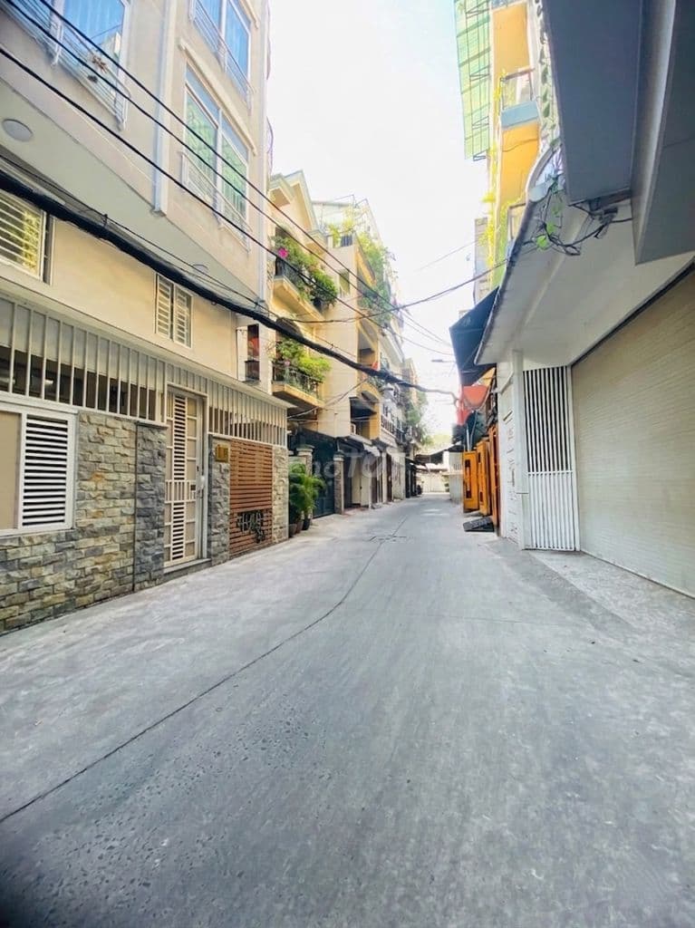 NHÀ HXH GÓC 2 MT TRẦN PHÚ Q5 - KHU DÂN TRÍ - CHỈ NHỈNH 4TỶ - Ảnh 3