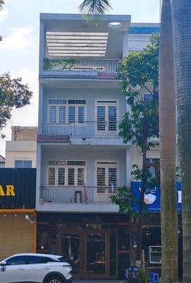 Cho thuê NC 120m2 1 tret 3L MTKD đường GS TTHC dĩ An Bình Dương 20tr