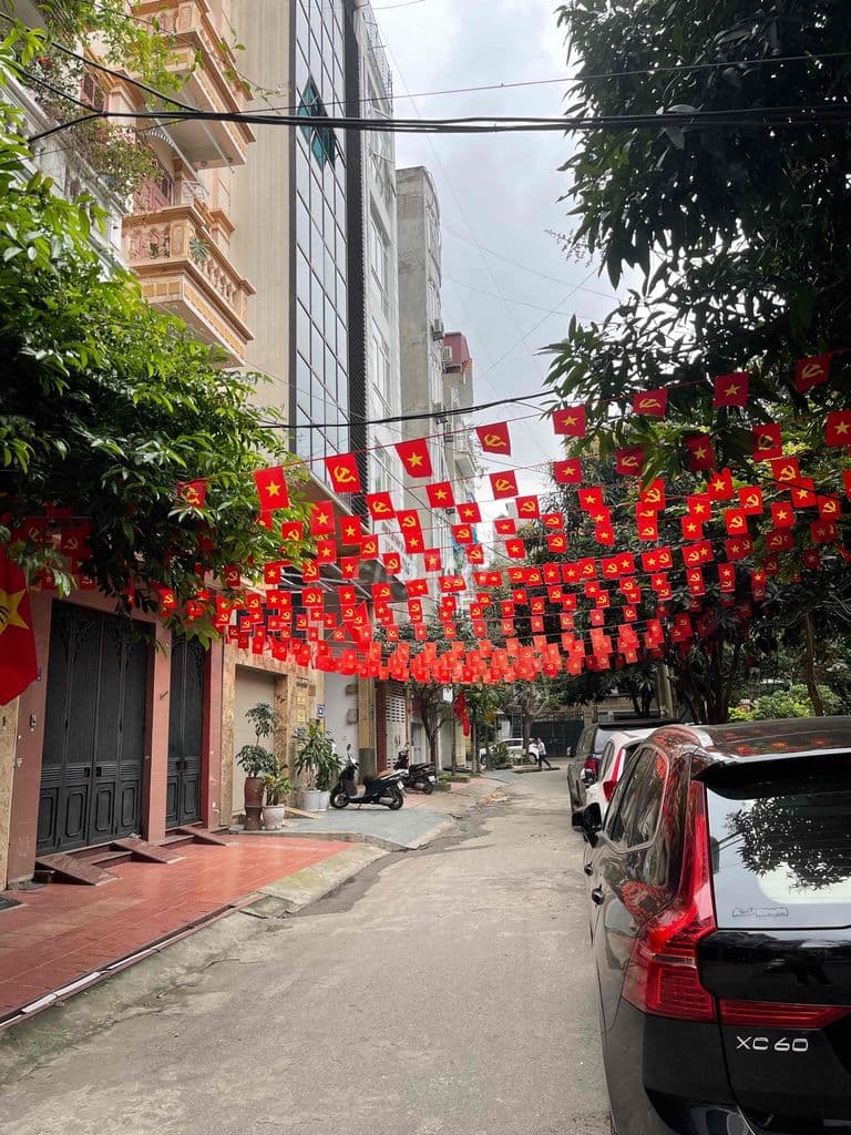 NHÀ ĐẸP TRUNG TÂM - Nhỉnh 9T - 65M - GẦN Ô TÔ