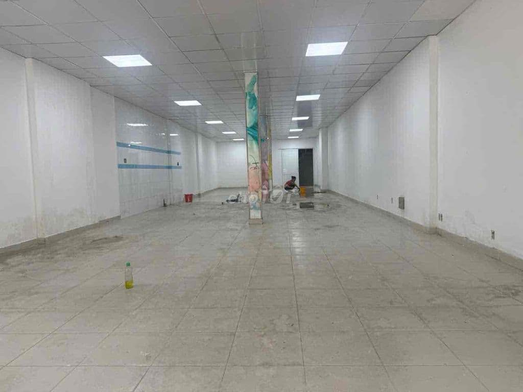 ( 6,5 x 30m ) 4 tầng - mặt tiền trục chính - sầm uất dân kín