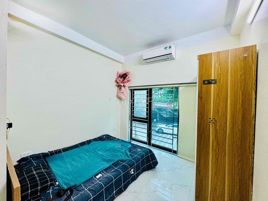 Chủ nhà cho thuê phòng trọ gần Trường ĐH CN, nhà mới , ở luôn