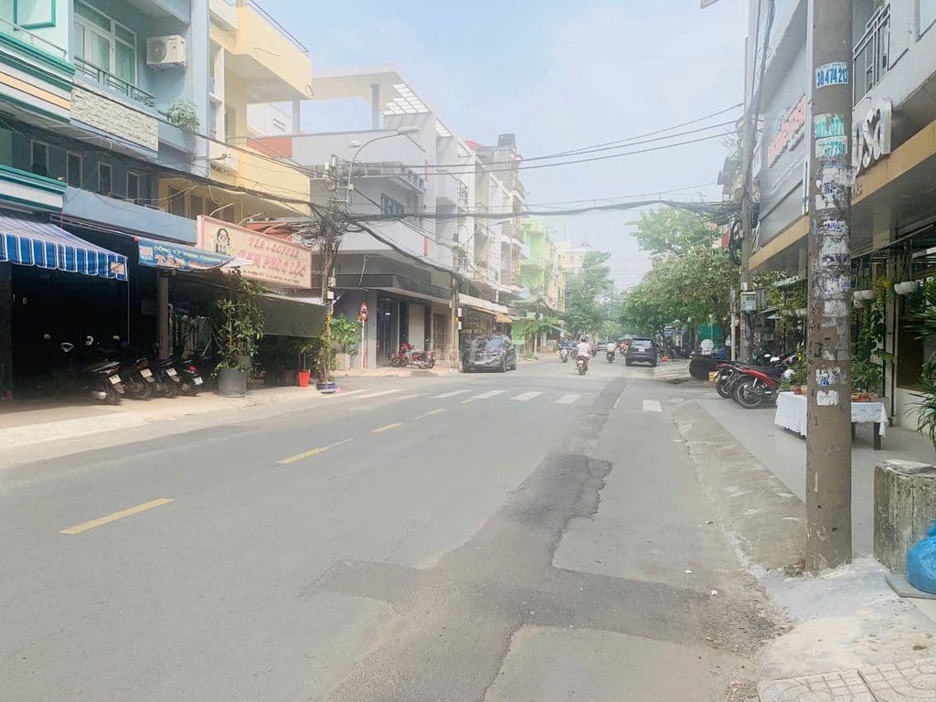 TÔ HIẾN THÀNH Q.10 - 6.x TỶ NHÀ CŨ CỠ 52m2 NGANG 4M NỞ HẬU - HẺM THÔNG