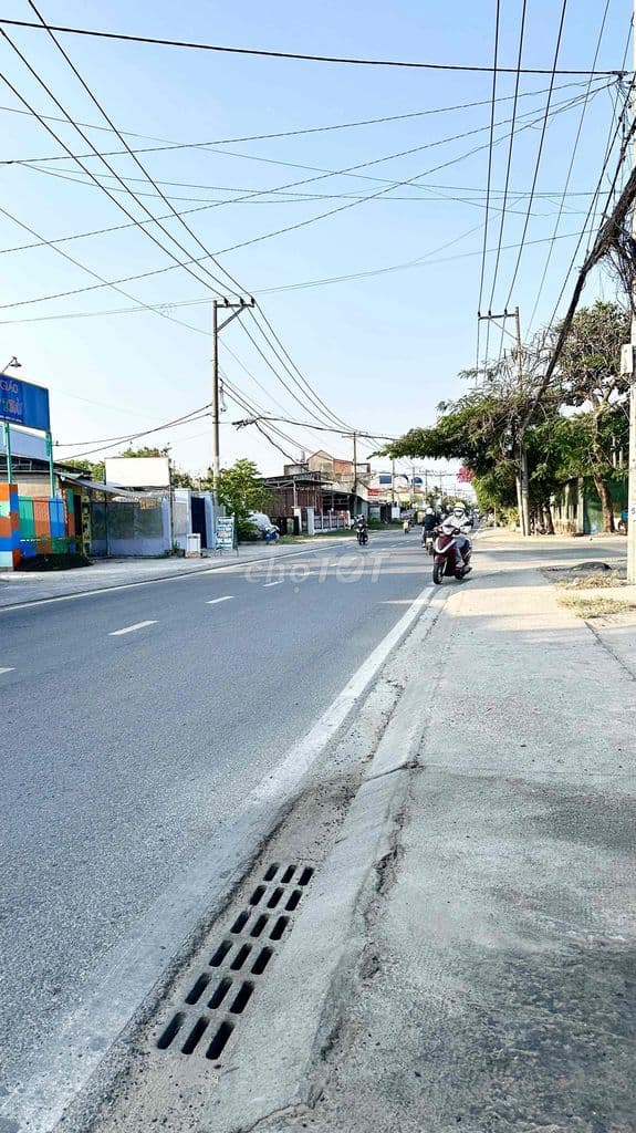 Bán nhà Dt 220m2 - 3 tầng mặt tiền Dương Công Khi - Ảnh 2