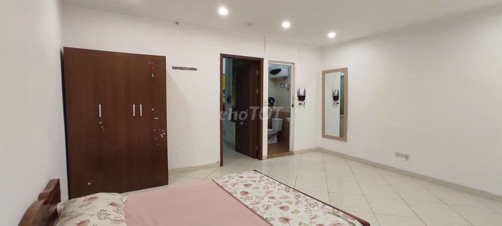 MÌNH CHO THUÊ PHÒNG RỘNG THANG MÁY 30M2, VIEW ĐỈNH, THOÁNG MÁT