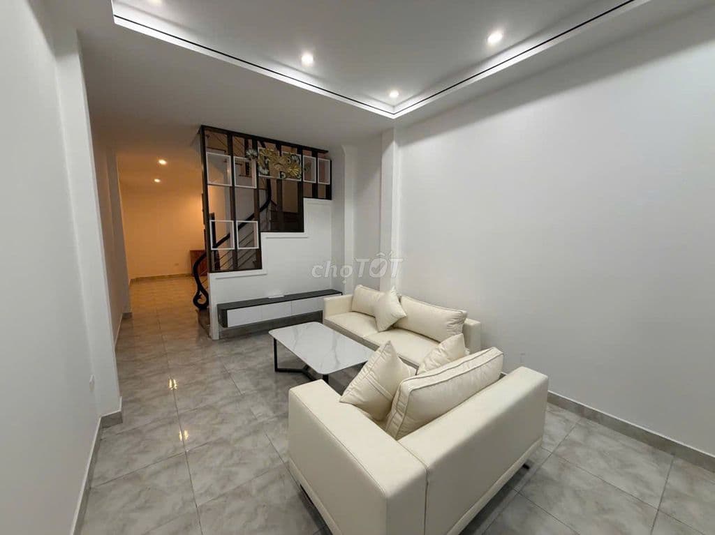 BÁN NHÀ THẠCH BÀN 52M 4 TẦNG, CÓ SÂN RIÊNG ĐỂ XE- FULL NỘI THẤT 7,8 TỶ - Ảnh 2