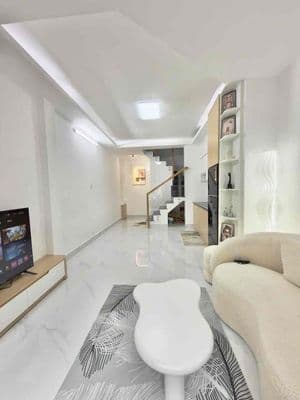 HẺM Ô TÔ- NHÀ MỚI 4 TẦNG Q3 FULl NỘI THẤT