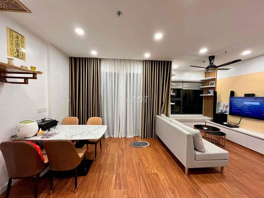 Bán căn hộ 2pn+1 64m full đồ 5.4tỷ tòa imperia cao cấp Smart City