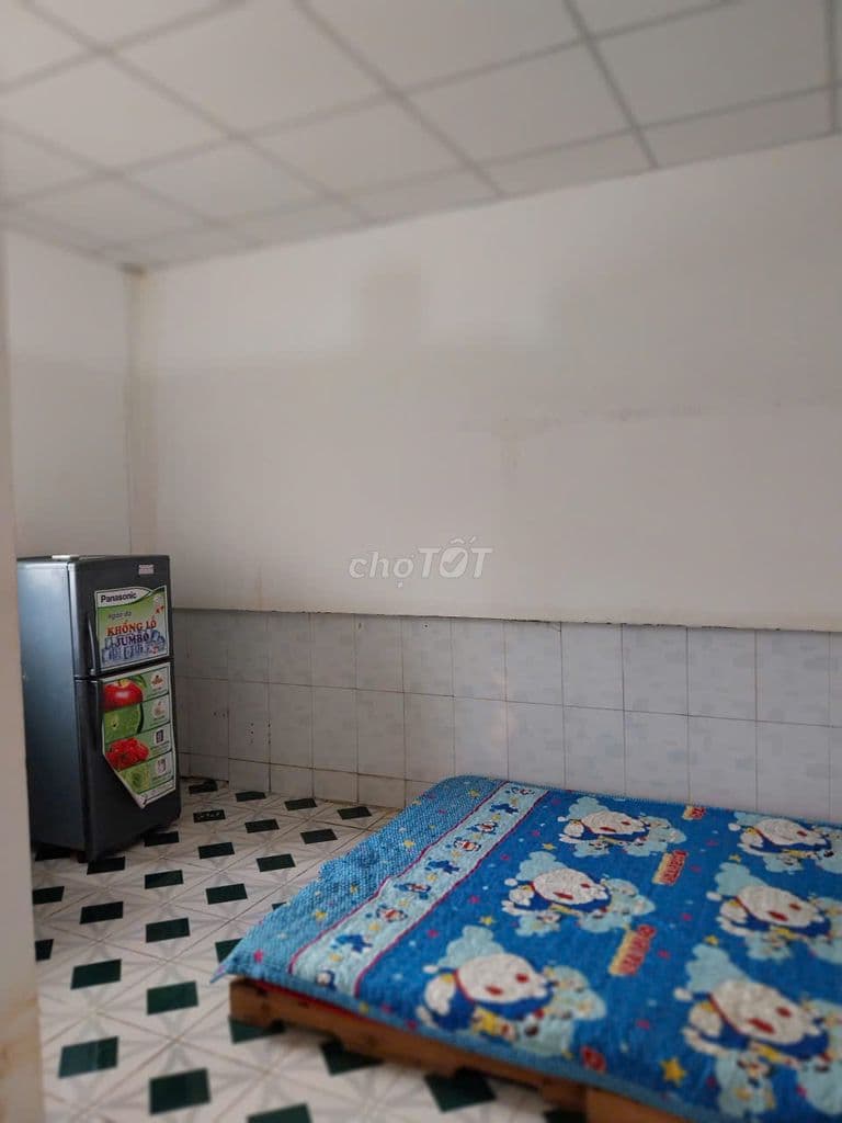 Cho thuê phòng có máy lạnh tủ lạnh nệm kệ bếp wc riêng giờ giấc tự do - Ảnh 2